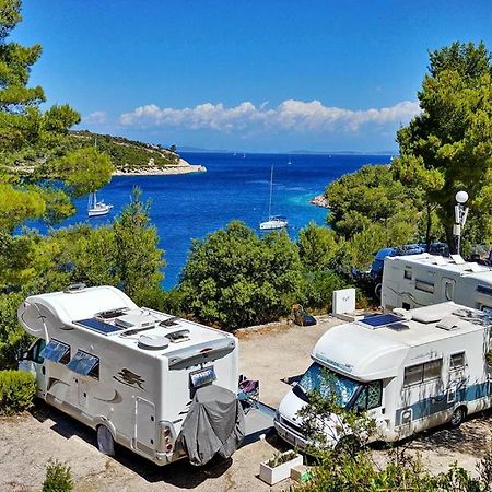 Kamp Vira Mobile Homes Хвар Екстериор снимка