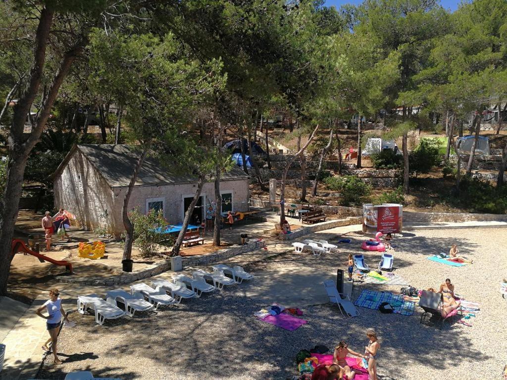 Kamp Vira Mobile Homes Хвар Екстериор снимка