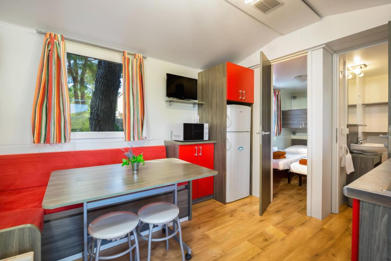 Kamp Vira Mobile Homes Хвар Екстериор снимка
