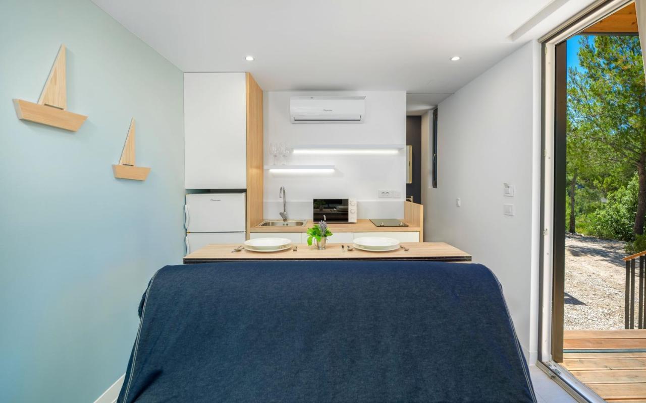 Kamp Vira Mobile Homes Хвар Екстериор снимка