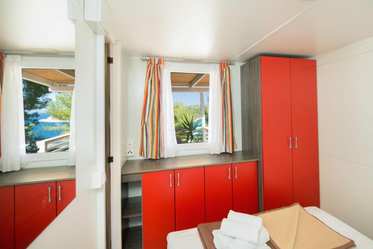 Kamp Vira Mobile Homes Хвар Екстериор снимка